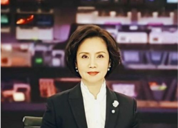 央视女主播西装照,职场风采尽显