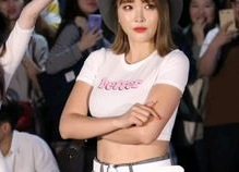 韩国女主播学生装,青春魅力尽显